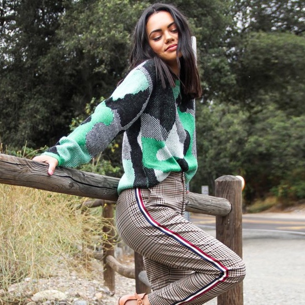 NEW BB Dakota Blending In Camo Abstract Sweater